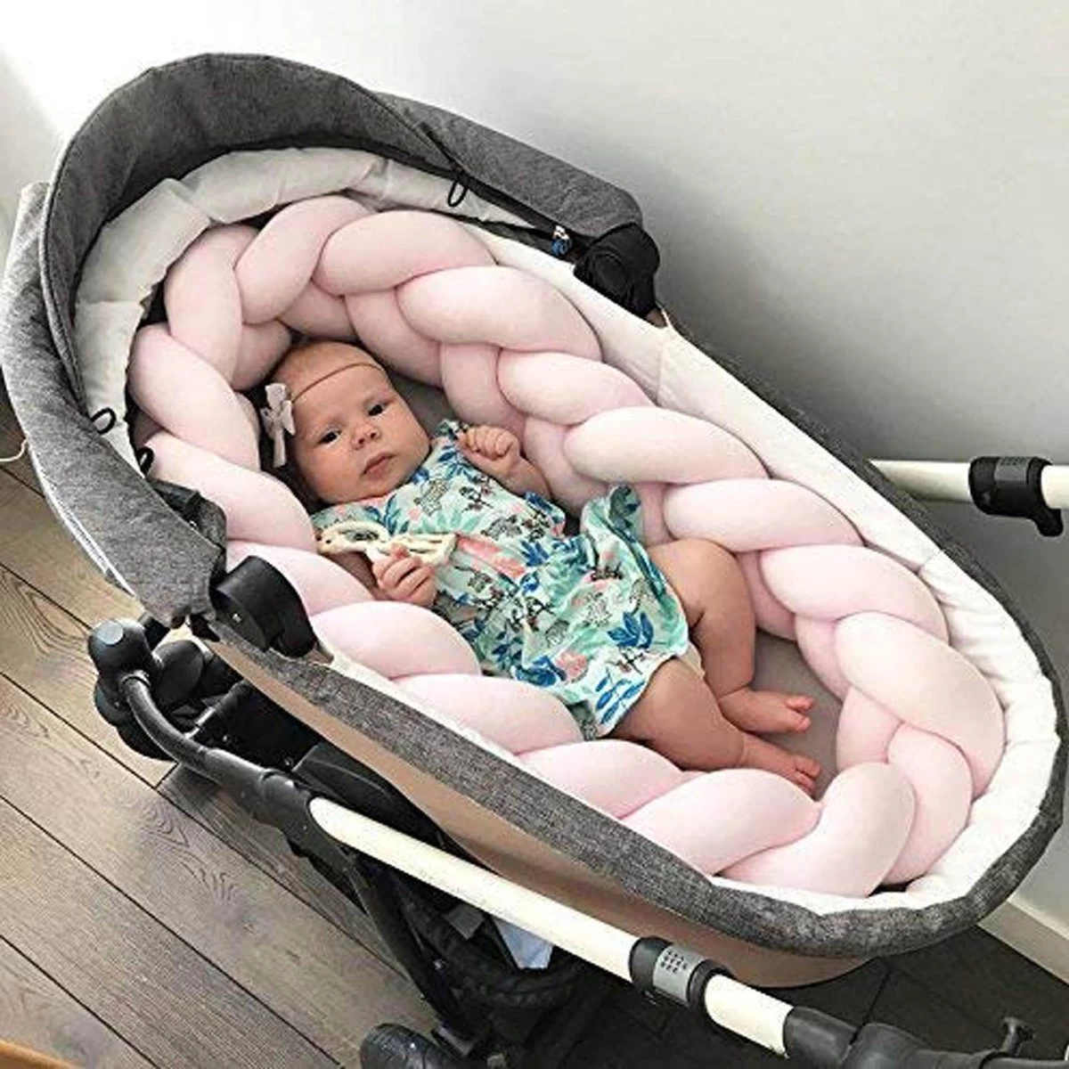 Buxibo Baby Bed Bumper - Baby Veiligheid/Hoofdbescherming/Bedbescherming - Multifunctionele Voedingskussen/Bedomrande/Boxomrander - 200CM - Roze 10 Buxibo Baby Bed Bumper - Baby Veiligheid/Hoofdbescherming/Bedbescherming - Multifunctionele Voedingskussen/Bedomrande/Boxomrander - 200CM - Roze - Afbeelding 10