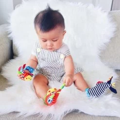 Playgro Pols- En Voetrammelaarset Zebra & Giraf - Set Van 4 Stuks, 2 Polsbandjes En 2 Rammelsokjes -Babyproducten Winkel 1200x1200 702