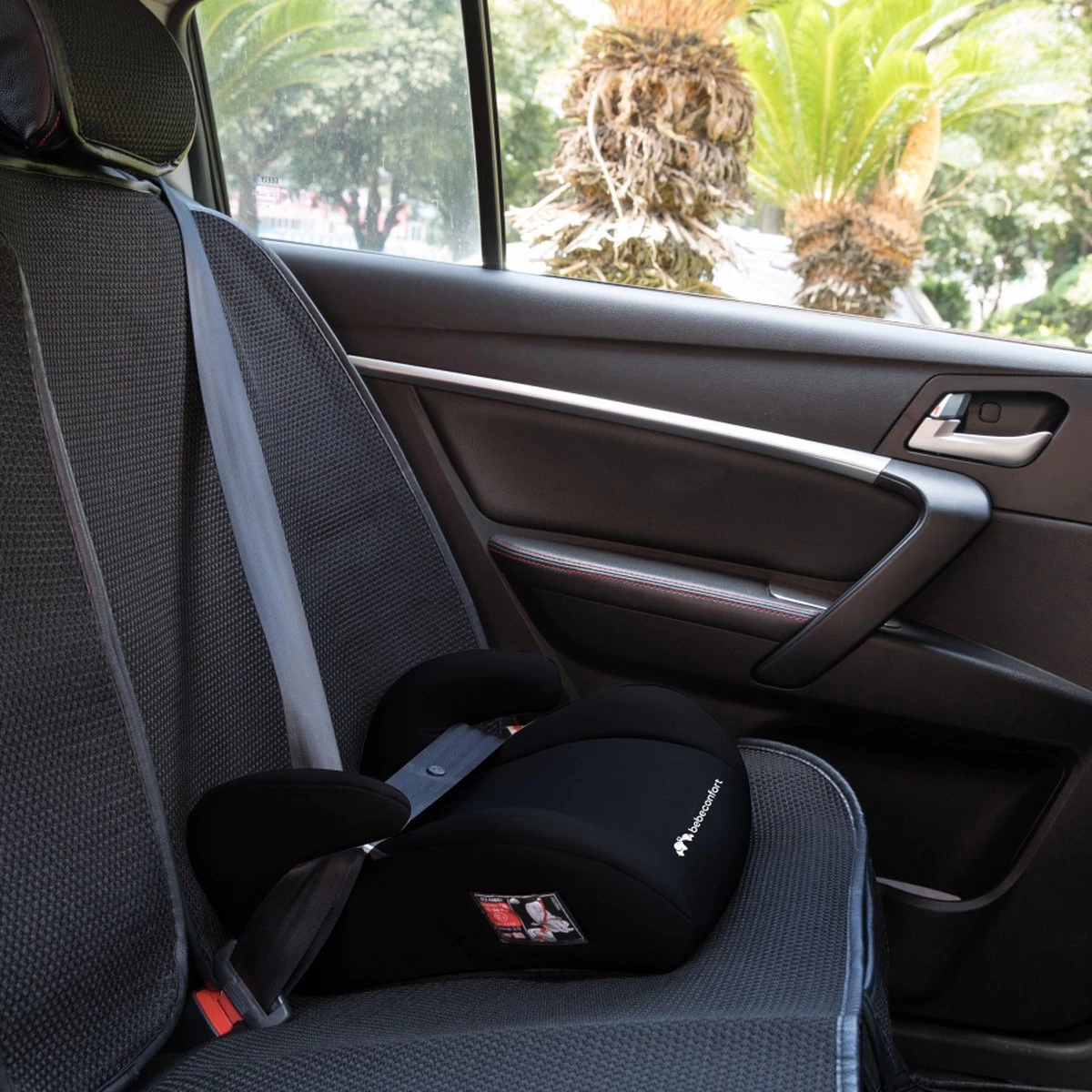 Bebeconfort Manga Safe Zitverhoger - Full Black - Lichtgewicht 4 Bebeconfort Manga Safe Zitverhoger - Full Black - Lichtgewicht - Afbeelding 4