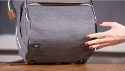 Periwinkle - Luiertassen - Waterproof Baby Verzorgingstas - Baby Rugzak - Luiertas - Verzorgingstas - Linnen - Bordeaux -Babyproducten Winkel 1200x681 3