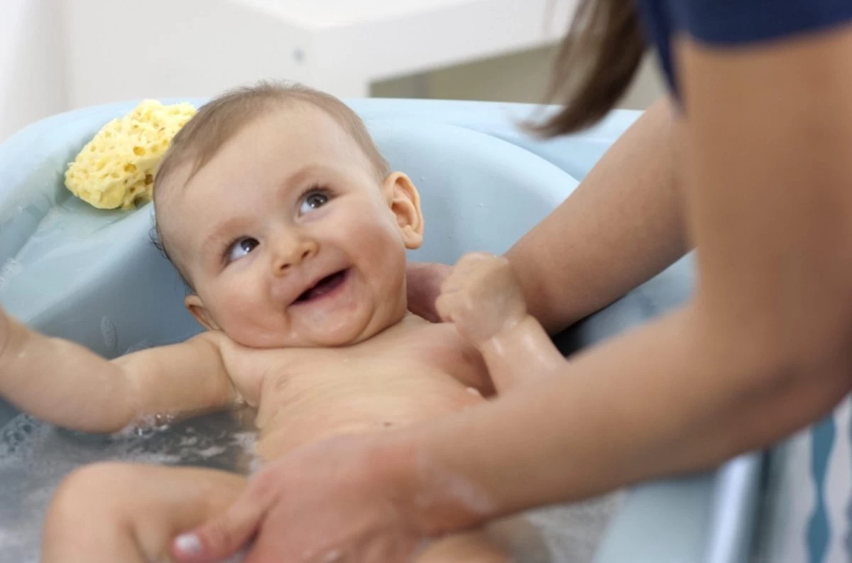 Chicco Cuddle & Bubble Verzorgingstafel - Babybadje Met Standaard - Luiertafel - Verschoontafel - Verstelbare Hoogtes 9 Chicco Cuddle & Bubble Verzorgingstafel - Babybadje Met Standaard - Luiertafel - Verschoontafel - Verstelbare Hoogtes - Afbeelding 9