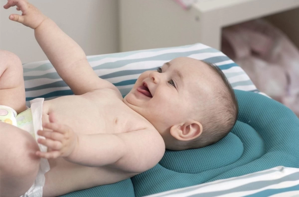 Chicco Cuddle & Bubble Verzorgingstafel - Babybadje Met Standaard - Luiertafel - Verschoontafel - Verstelbare Hoogtes 2 Chicco Cuddle & Bubble Verzorgingstafel - Babybadje Met Standaard - Luiertafel - Verschoontafel - Verstelbare Hoogtes - Afbeelding 2