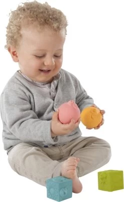Sophie De Giraf - So Pure - Ballen En Blokken -Babyproducten Winkel 733x1200 2