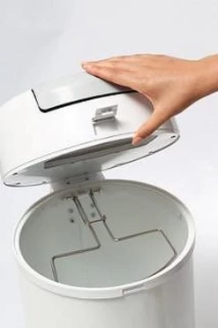 DiaperPail - Clear White - Luieremmer Met Speciale Luiersluis - Werkt Met Normale Vuilniszakken - Luxe Luieremmer - Geen Speciale Cassettes - Geen Geurtjes - Makkelijk Schoon Te Maken - Is Gemaakt Van Aluminium -Babyproducten Winkel 798x1200 2