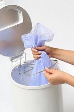 DiaperPail - Clear White - Luieremmer Met Speciale Luiersluis - Werkt Met Normale Vuilniszakken - Luxe Luieremmer - Geen Speciale Cassettes - Geen Geurtjes - Makkelijk Schoon Te Maken - Is Gemaakt Van Aluminium -Babyproducten Winkel 798x1200 4