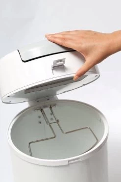 DiaperPail - Soft Grey - Luieremmer Met Speciale Luiersluis - Werkt Met Normale Vuilniszakken -Babyproducten Winkel 799x1200 5