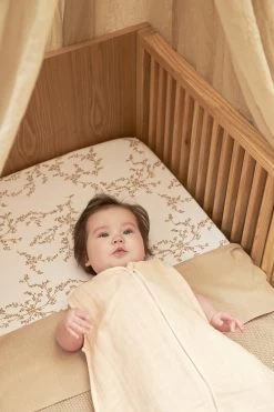 Meyco Branches Hoeslaken Ledikant - Sand - 60x120cm -Babyproducten Winkel 800x1200 100